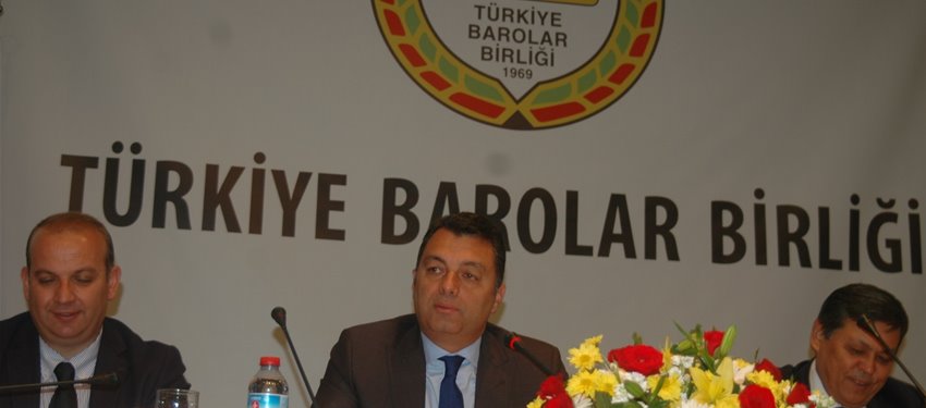 Prof. Dr. Cem KILIÇ: “KIDEM TAZMİNATI KONUSUNDA KARMAŞA VE KAOS YAŞANIYOR”